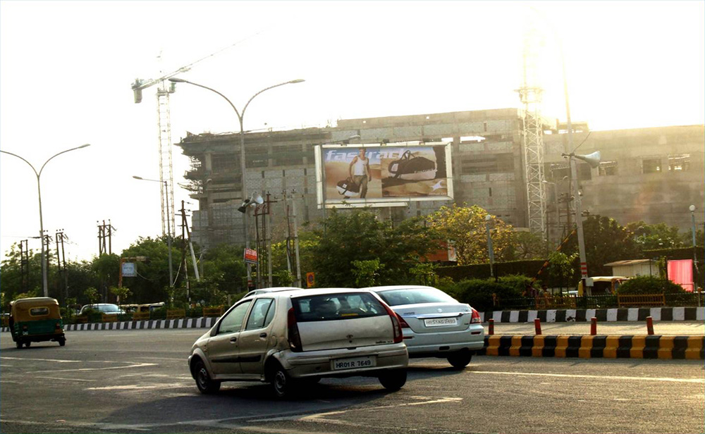 Wave-Mall-Noida-advertising-image17