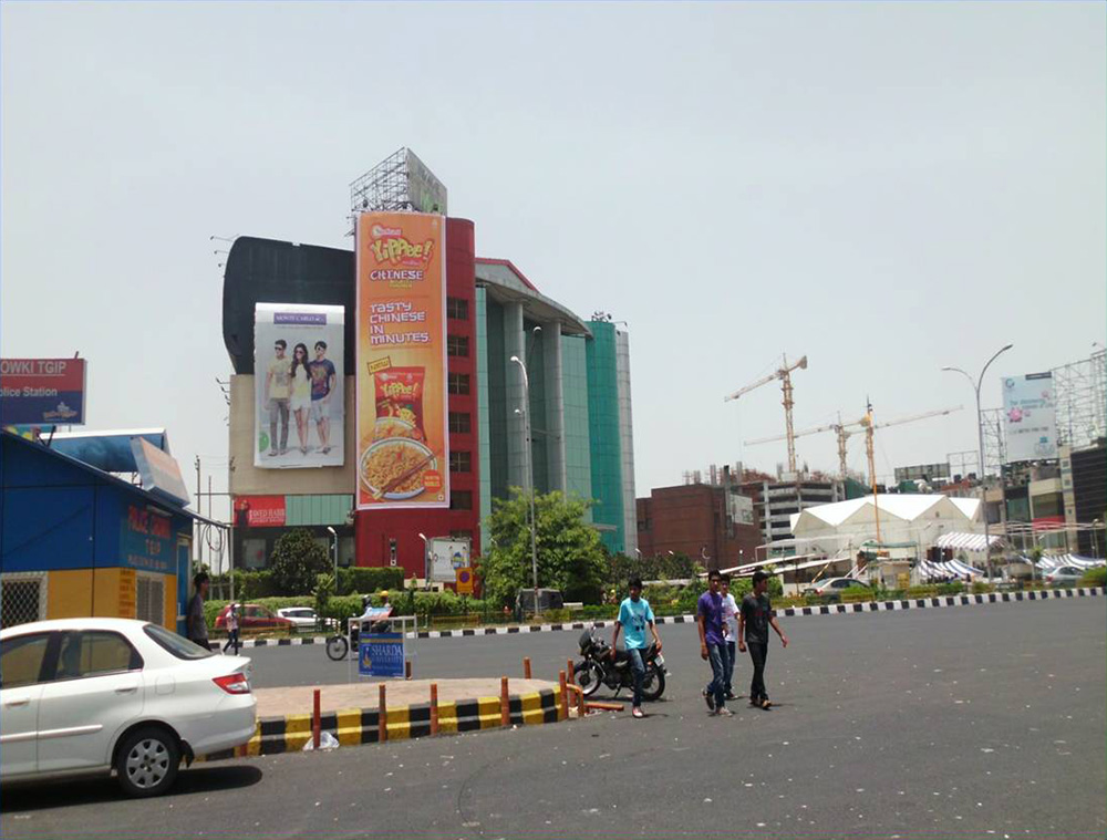Wave-Mall-Noida-advertising-image19