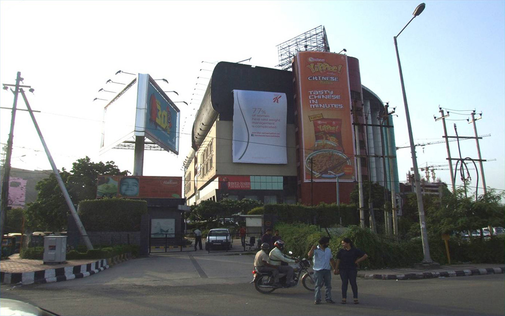 Wave-Mall-Noida-advertising-image23